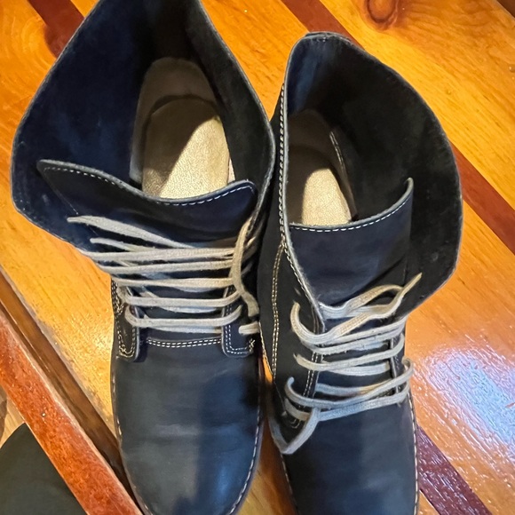 Vintage Leather lace up ankle boots - Picture 8 of 11